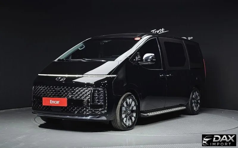 Hyundai Staria Lounge 7-Seater