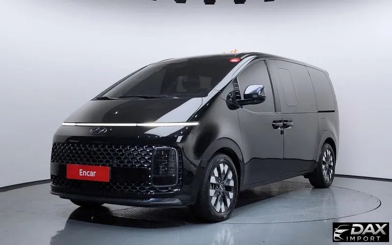 Hyundai Staria Lounge 9-Seater
