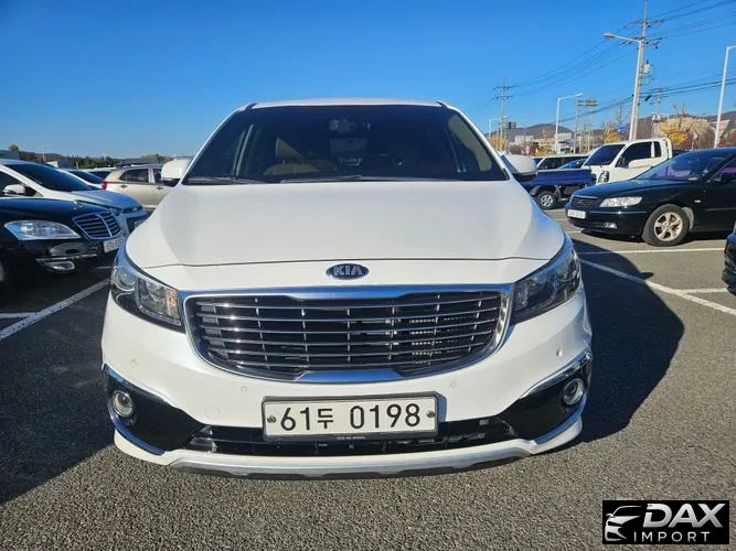 Kia Canival 7-seater Limousine