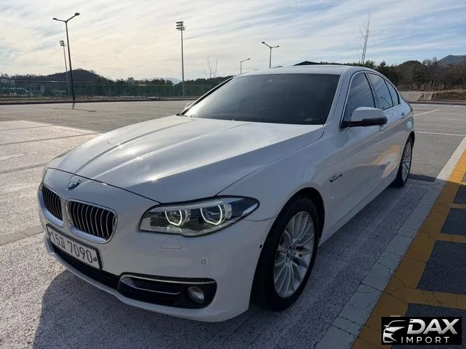 BMW 5-Series 528i Luxury