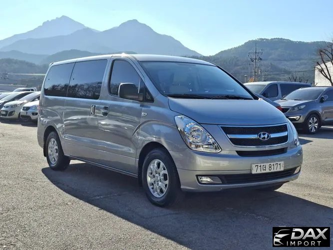 Hyundai Starex 12-Seater Wagon