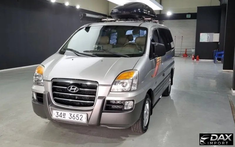 Hyundai Starex 9-Seater CRDi 2WD