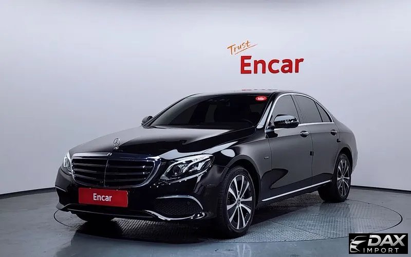 Mercedes-Benz E-Class E300e 4MATIC Exclusive