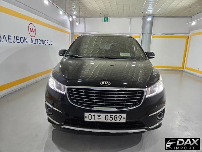 Kia Canival 7-seater Limousine