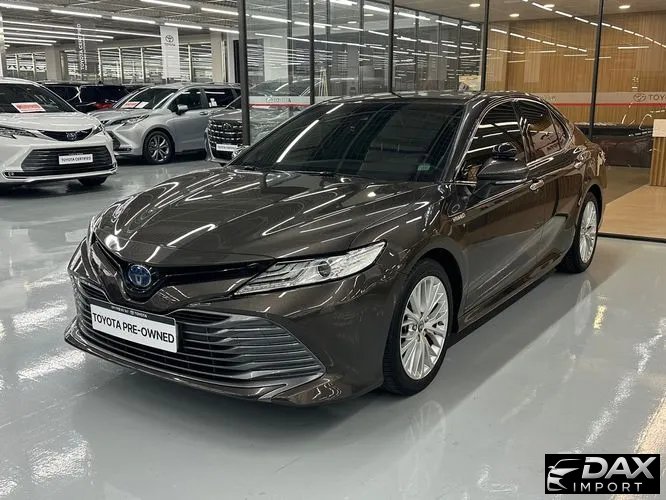 Toyota Camry 2.5 XLE Hybrid