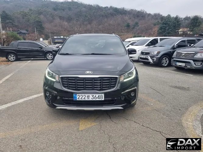 Kia Canival 9-Seater Prstige