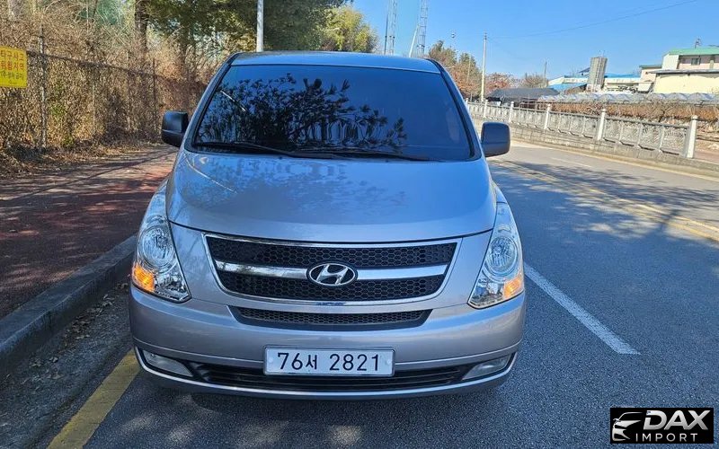 Hyundai Starex 12-Seater Wagon