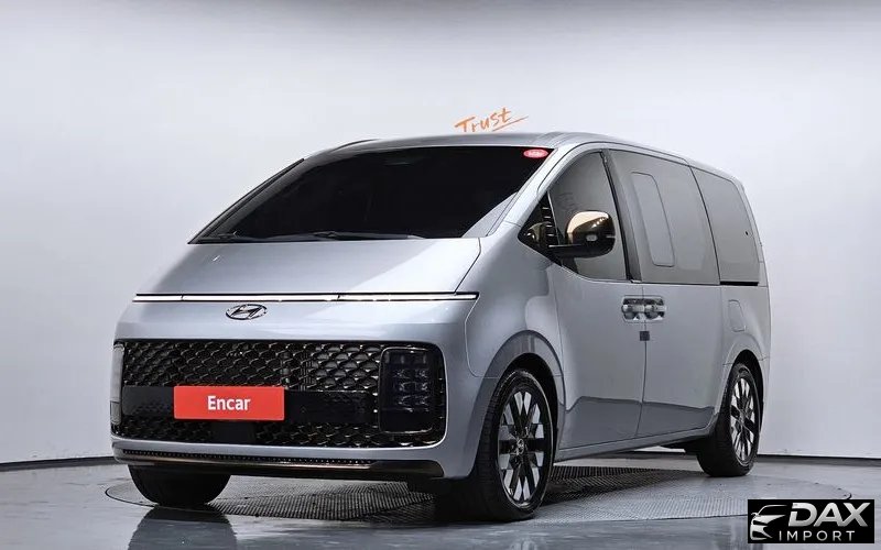 Hyundai Staria Lounge 9-Seater