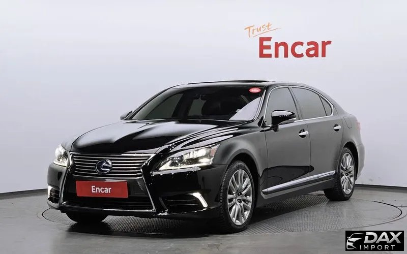 Lexus LS 5-Seats Ottoman