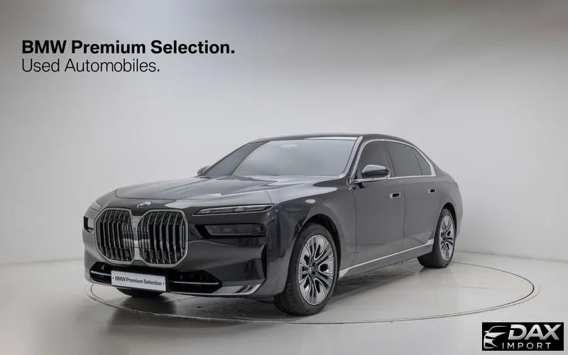 BMW 7-Series 740i sDrive Design Pure Excellence