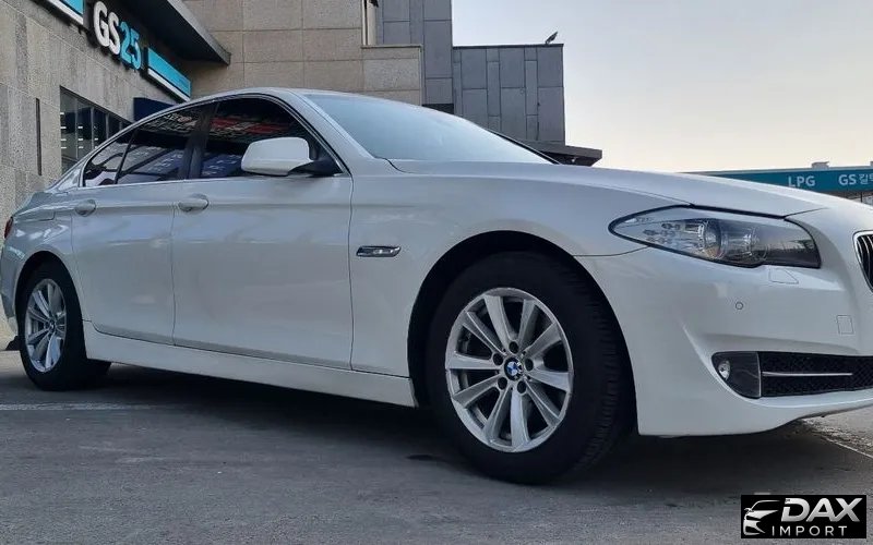 BMW 5-Series 528i