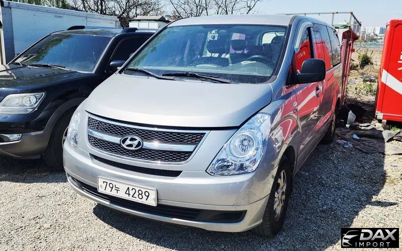 Hyundai Starex 12-Seater Wagon