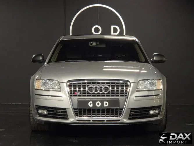 Audi S8 5.2 FSI Quattro