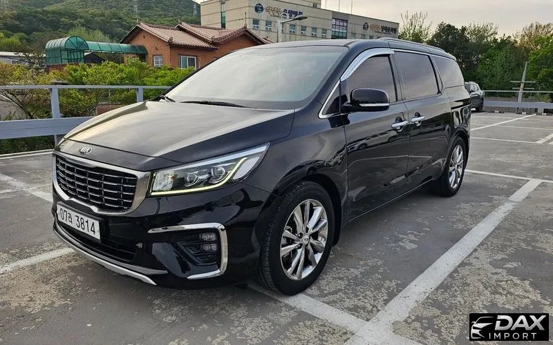 Kia Canival 9-Seater Luxury