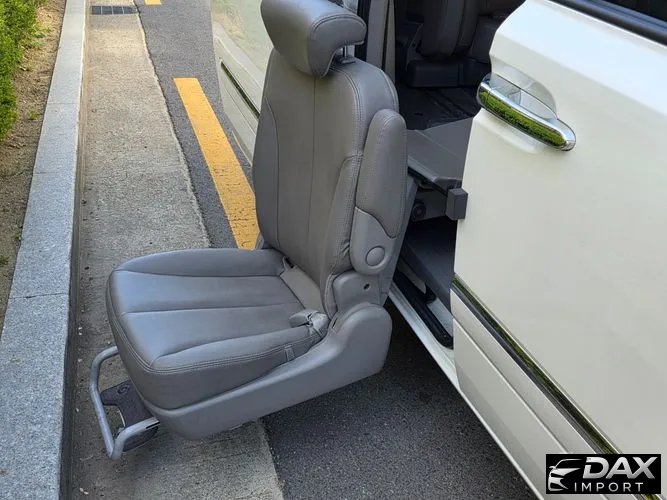 Kia Canival EasyMove 8-seater