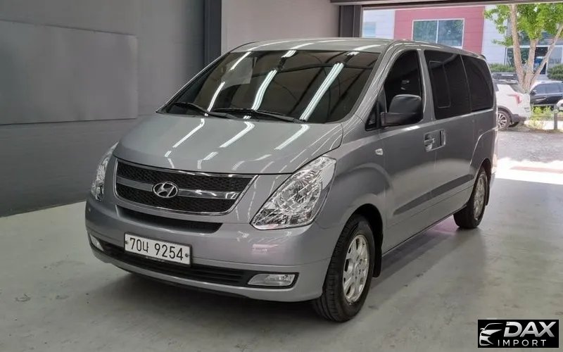 Hyundai Starex 12-Seater Wagon