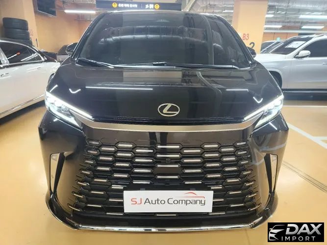 Lexus LM 500h Executive