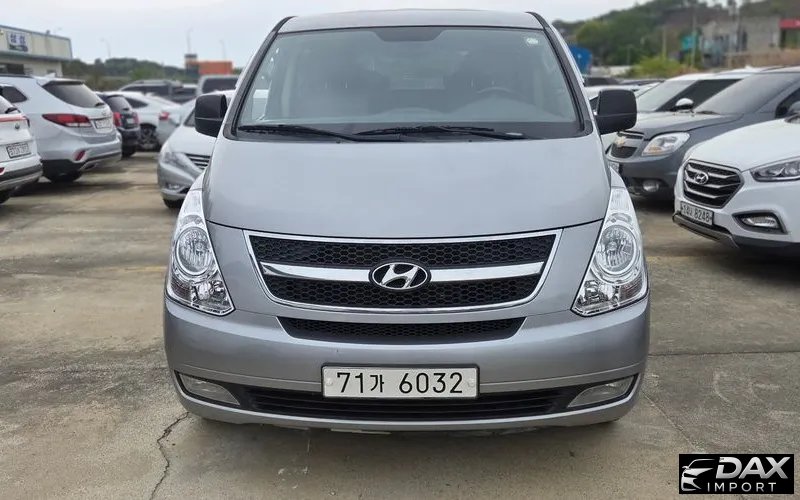 Hyundai Starex 12-Seater Wagon