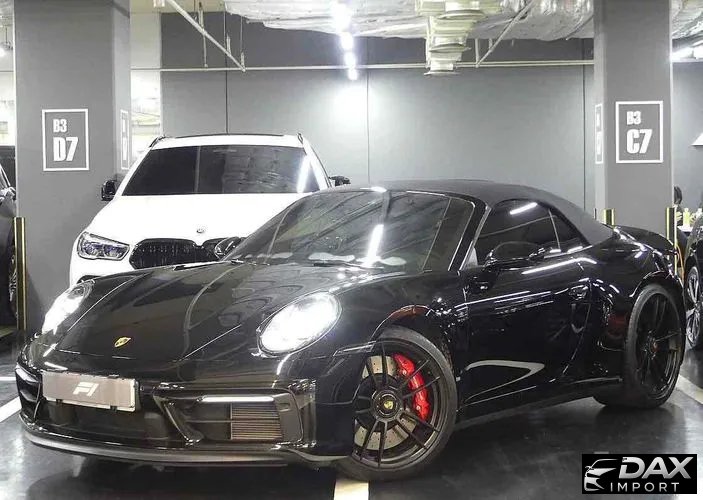 Porsche 911 Carrera 4 GTS Cabriolet