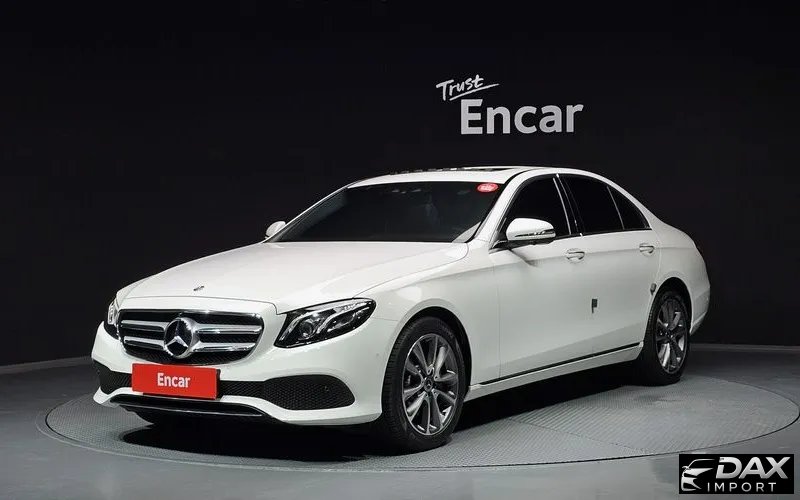 Mercedes-Benz E-Class E300 4MATIC Avnatgarde