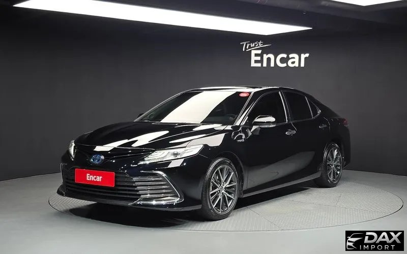 Toyota Camry 2.5 XLE Hybrid