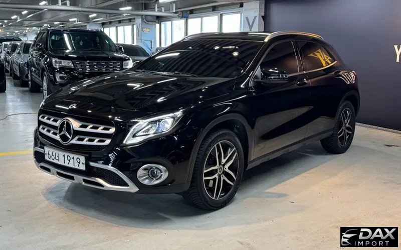 Mercedes-Benz GLA-Class GLA220 Premium