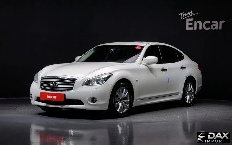Infiniti M Premium