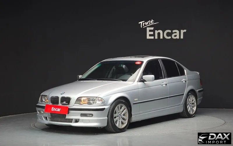 BMW 3-Series 320i Sedan