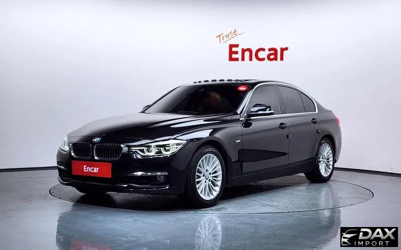 BMW 3-Series 320i Luxury