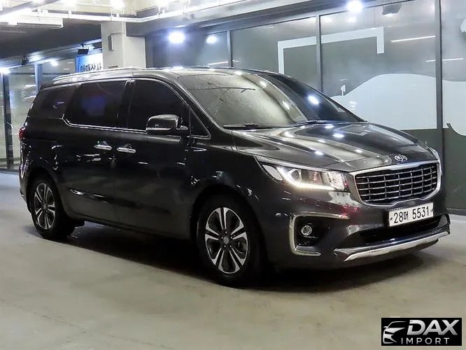 Kia Canival 9-Seater Luxury