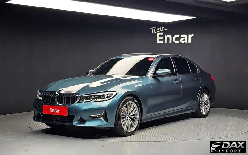 BMW 3-Series 320i Luxury