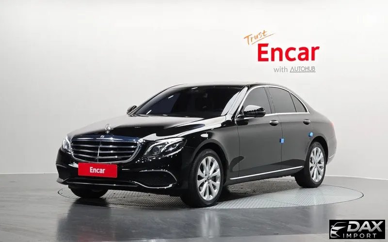 Mercedes-Benz E-Class E300 4MATIC Exclusive Standard