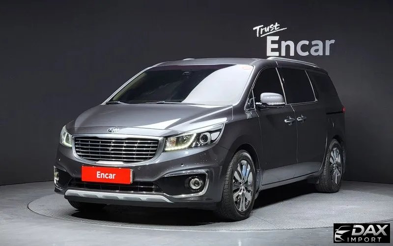 Kia Canival Gasoline 7-seater Limousine