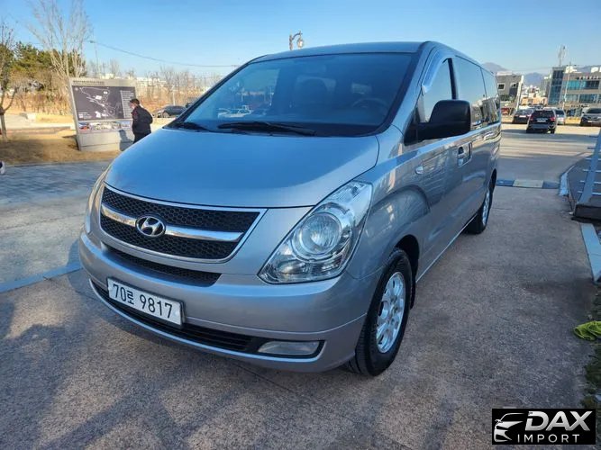 Hyundai Starex 12-Seater Wagon