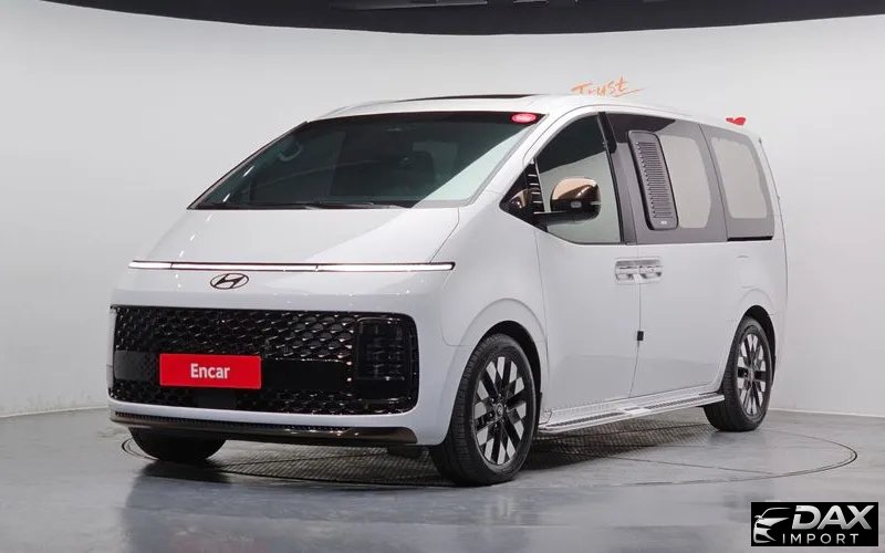 Hyundai Staria 4WD Lounge 9-Seater