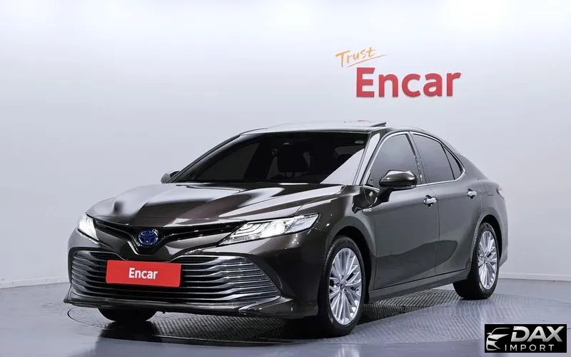 Toyota Camry 2.5 XLE Hybrid