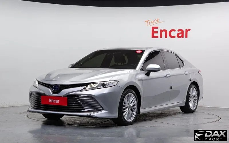 Toyota Camry 2.5 XLE Hybrid