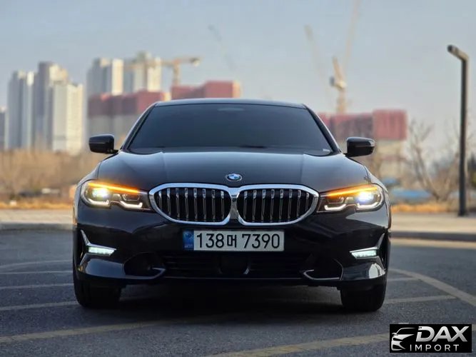 BMW 3-Series 320i Luxury