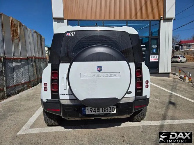 Land Rover Defender 110 D250 SE