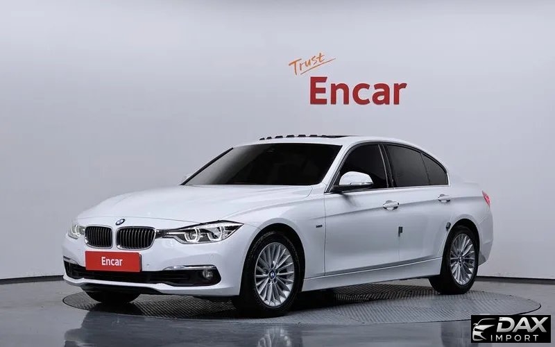 BMW 3-Series 320i Luxury