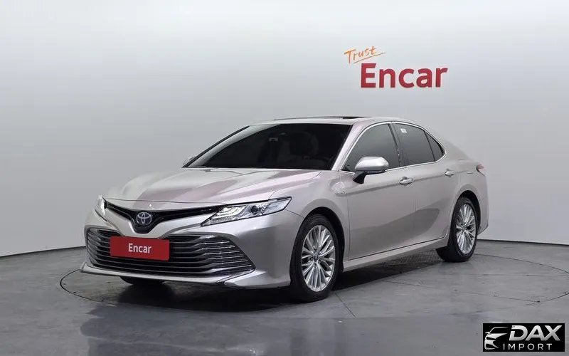 Toyota Camry 2.5 XLE Hybrid