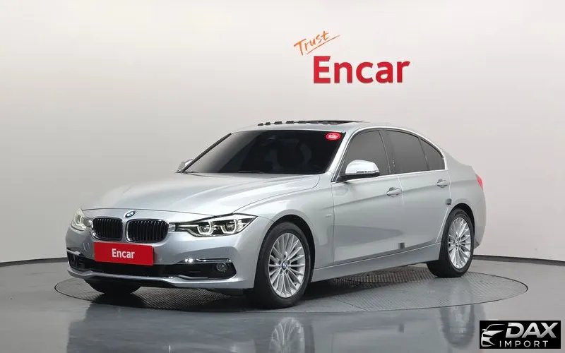 BMW 3-Series 320i Luxury