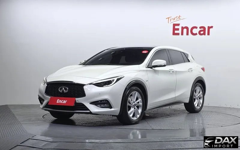 Infiniti Q30 2.0 Essential