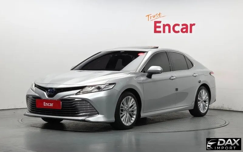 Toyota Camry 2.5 XLE Hybrid