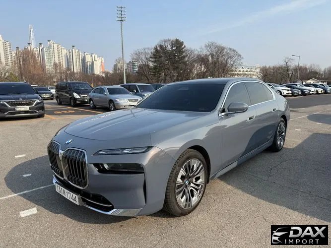 BMW 7-Series 740i sDrive Design Pure Excellence