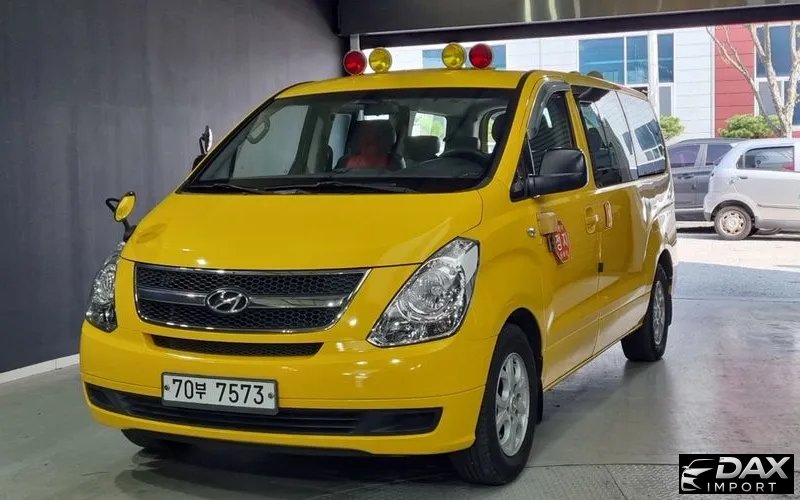 Hyundai Starex 12-Seater Wagon