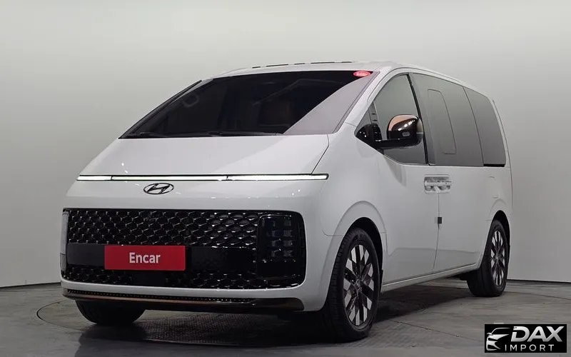 Hyundai Staria Lounge 9-Seater