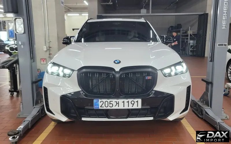 BMW X5 M60i