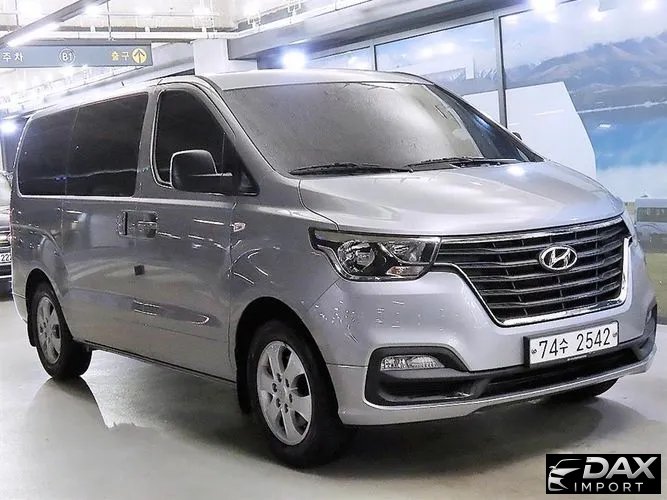 Hyundai Starex Wagon 11-Seater
