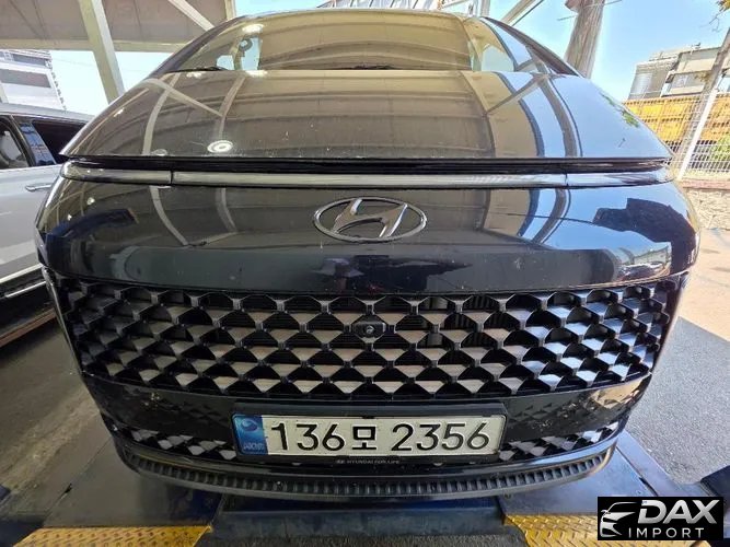 Hyundai Staria Lounge 9-Seater